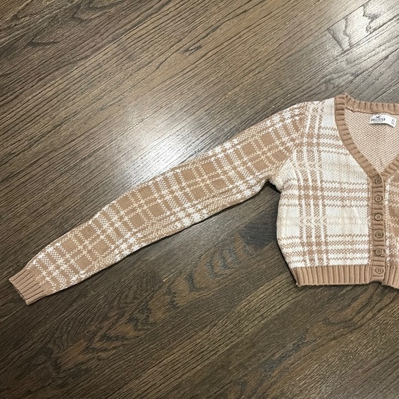 Plaid Tan Sweater - Picture 4 of 7